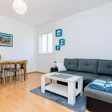 Apartment Antej - One Bedroom With Terrace And City View *