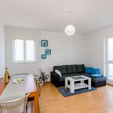 דירה Antej - One Bedroom With Terrace And City View