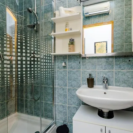 Antej - One Bedroom With Terrace And City View *