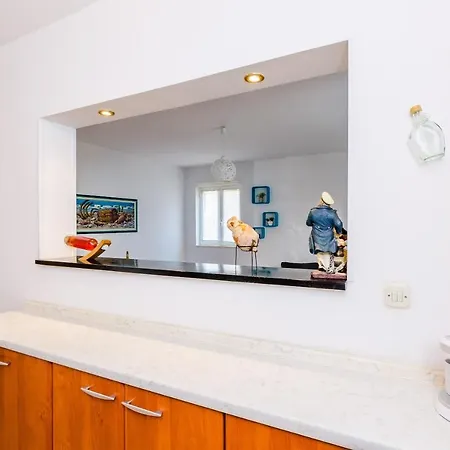 Antej - One Bedroom With Terrace And City View Apartment *